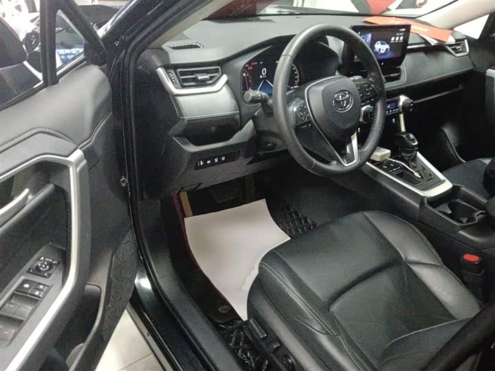 Фото 16 - Toyota Wildlander