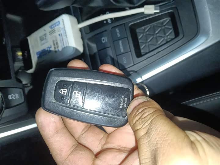 Фото 9 - Toyota Wildlander