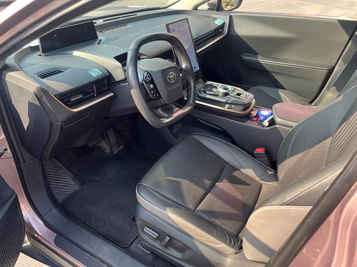 Фото 3 - Toyota bZ3