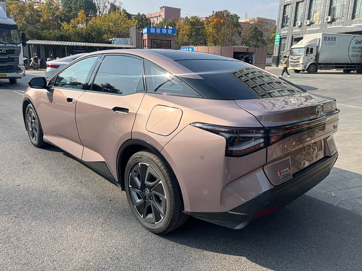 Фото 5 - Toyota bZ3