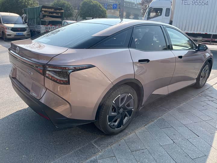 Фото 7 - Toyota bZ3