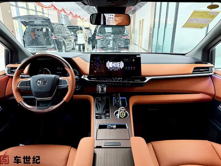 Фото 4 - Toyota Granvia