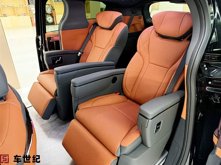 Фото 5 - Toyota Granvia