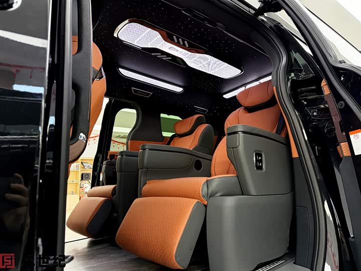 Фото 6 - Toyota Granvia