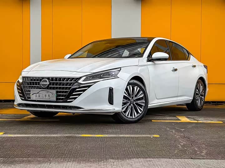 Фото 1 - Nissan Teana