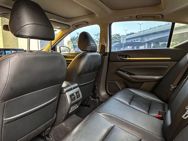 Фото 7 - Nissan Teana