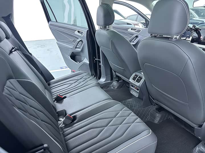 Фото 15 - Volkswagen Tiguan L Pro