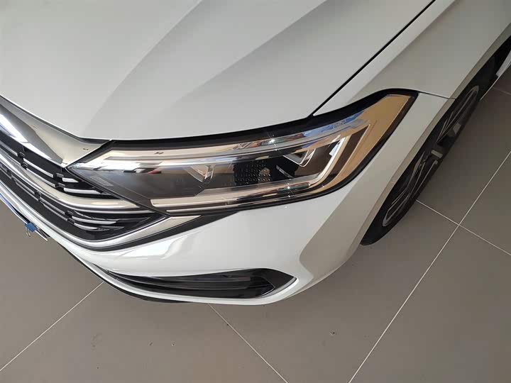 Фото 24 - Volkswagen Sagitar L