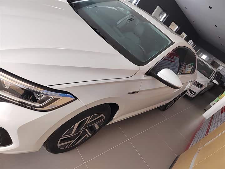 Фото 5 - Volkswagen Sagitar L