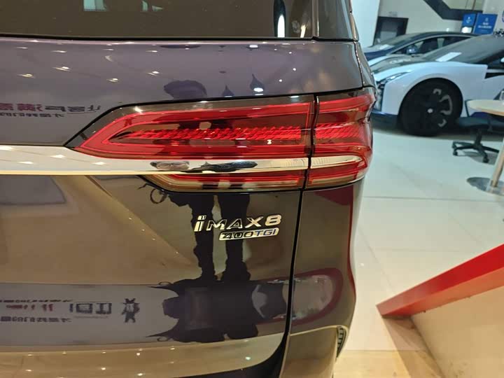 Фото 8 - Roewe iMax 8