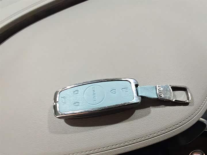 Фото 9 - Roewe iMax 8