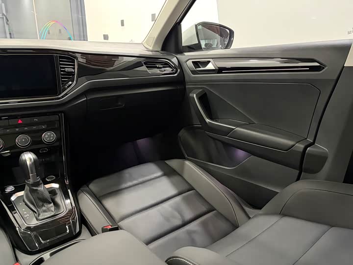 Фото 11 - Volkswagen T-Roc