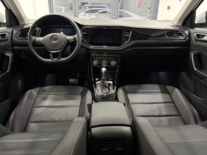 Фото 14 - Volkswagen T-Roc