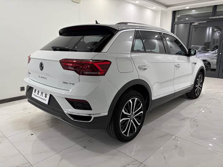 Фото 17 - Volkswagen T-Roc