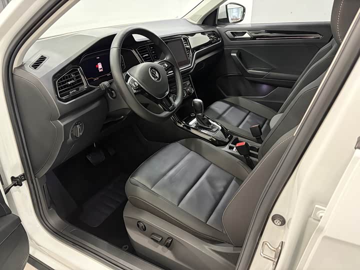 Фото 6 - Volkswagen T-Roc