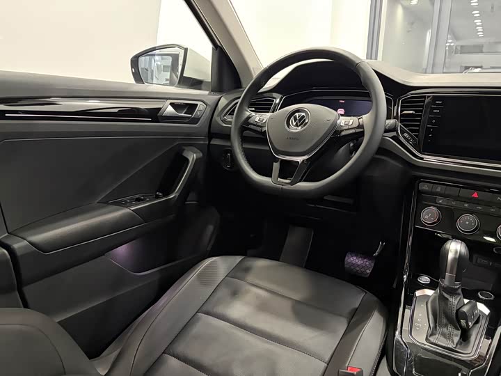 Фото 9 - Volkswagen T-Roc