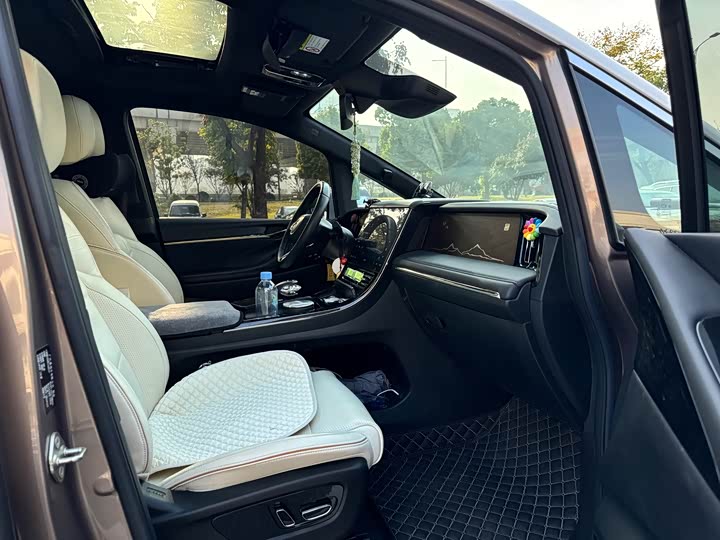 Фото 8 - GAC Trumpchi M8