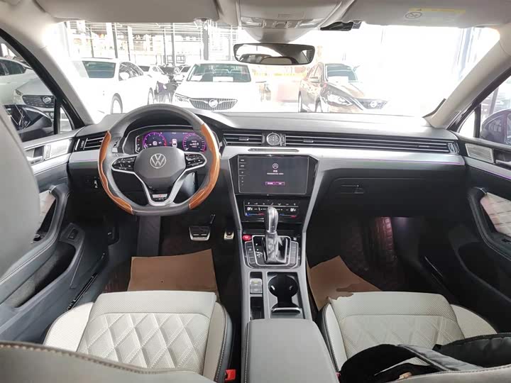 Фото 10 - Volkswagen Magotan