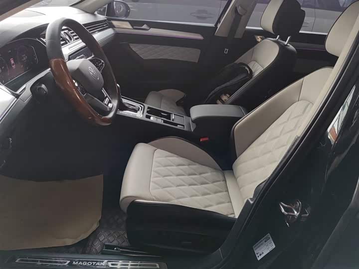 Фото 15 - Volkswagen Magotan