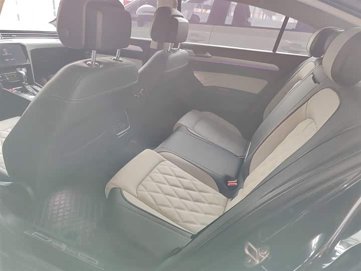 Фото 17 - Volkswagen Magotan