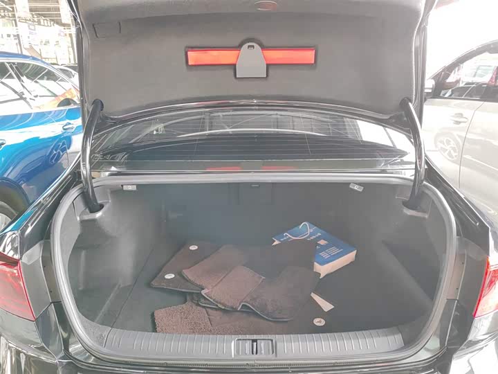 Фото 19 - Volkswagen Magotan