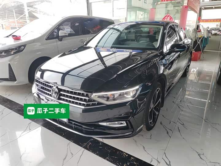 Фото 2 - Volkswagen Magotan