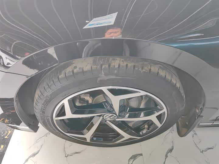 Фото 23 - Volkswagen Magotan