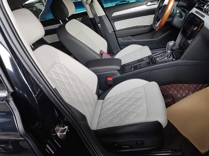 Фото 25 - Volkswagen Magotan