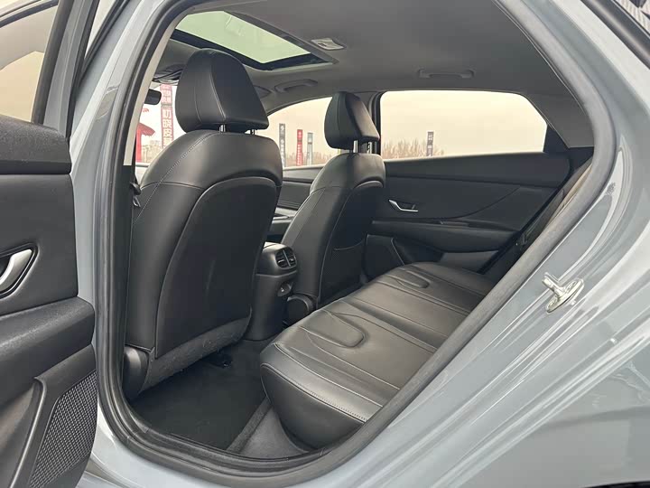 Фото 5 - Hyundai Elantra N line