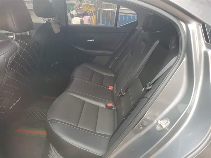 Фото 17 - Nissan Sylphy