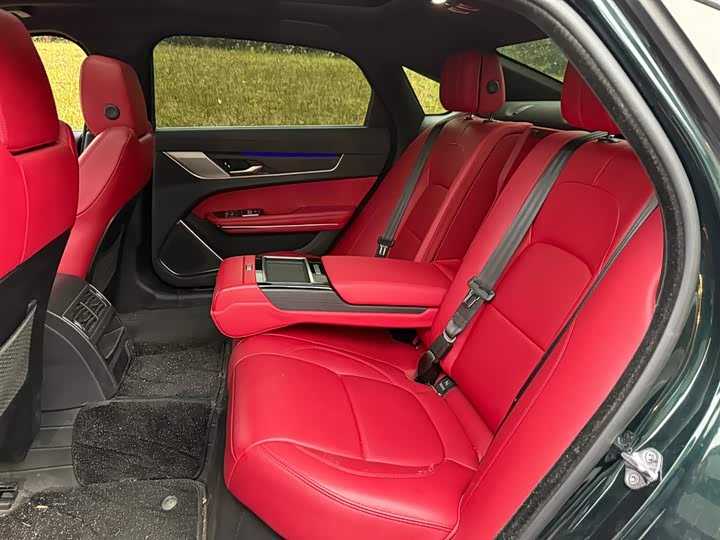 Фото 10 - Jaguar XF L