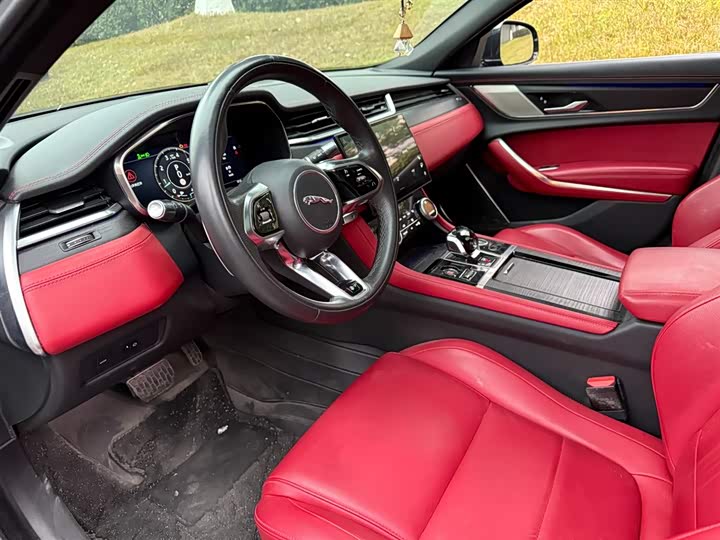 Фото 7 - Jaguar XF L