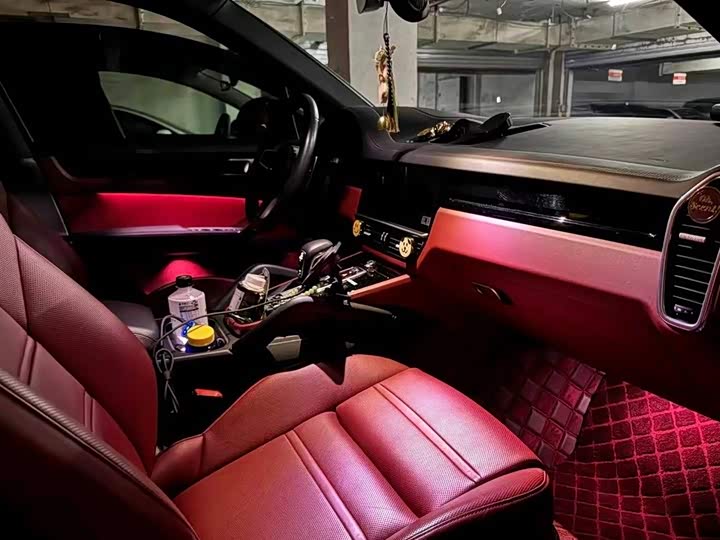 Фото 5 - Porsche Cayenne