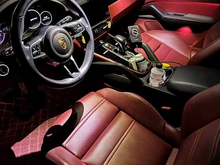 Фото 8 - Porsche Cayenne