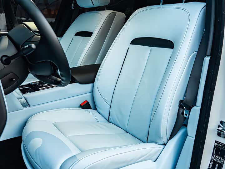 Фото 10 - Rolls-Royce Cullinan