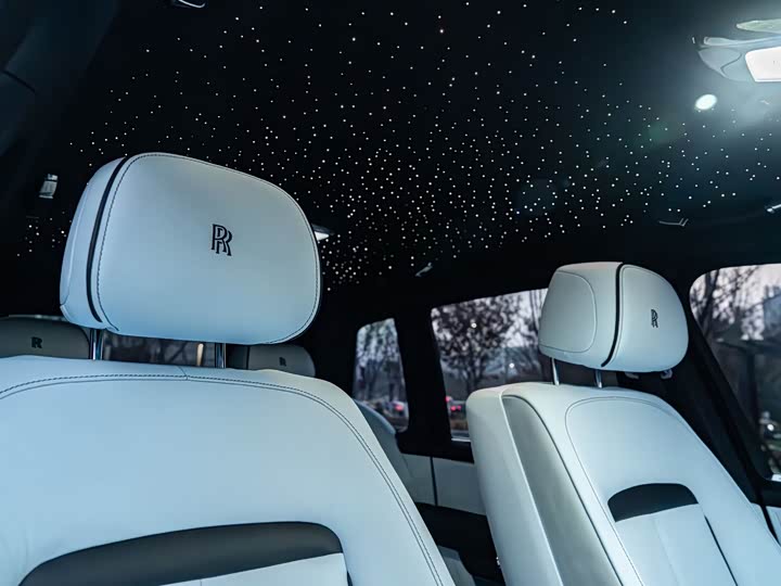 Фото 12 - Rolls-Royce Cullinan
