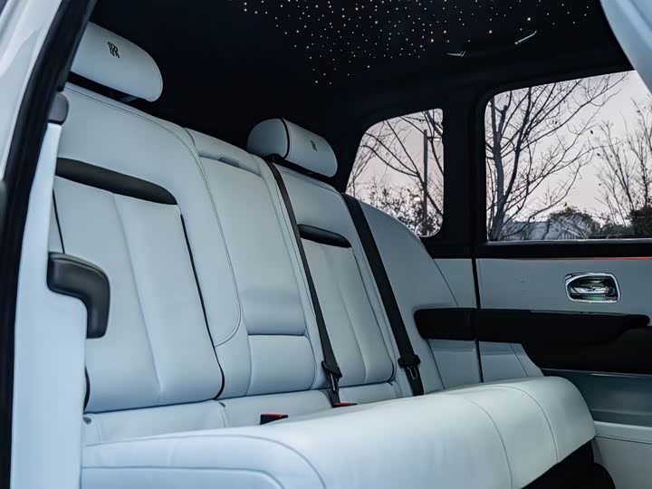 Фото 14 - Rolls-Royce Cullinan