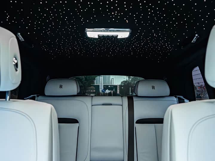 Фото 18 - Rolls-Royce Cullinan