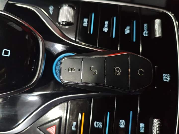 Фото 9 - BYD Qin Plus