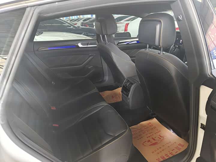 Фото 8 - Volkswagen CC