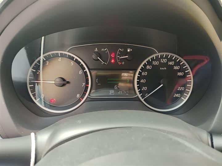 Фото 3 - Nissan Sylphy