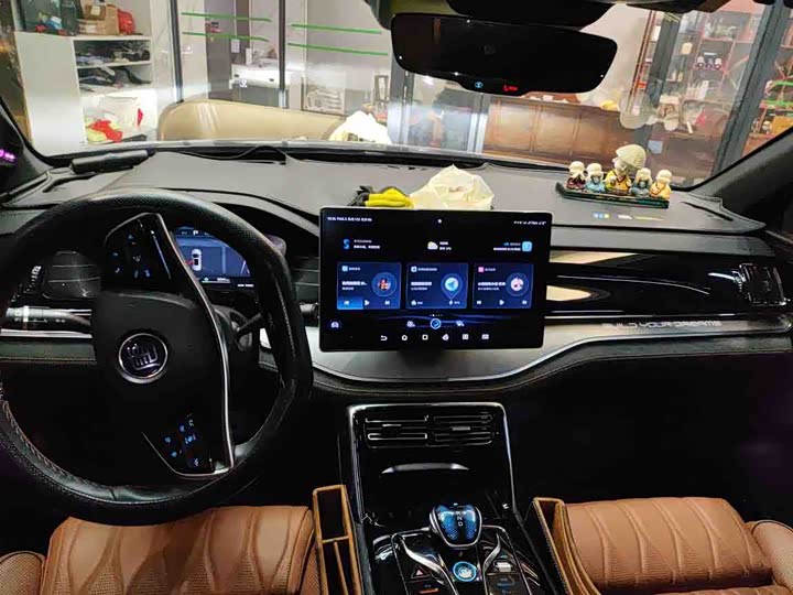 Фото 5 - BYD Tang Hybrid/EV