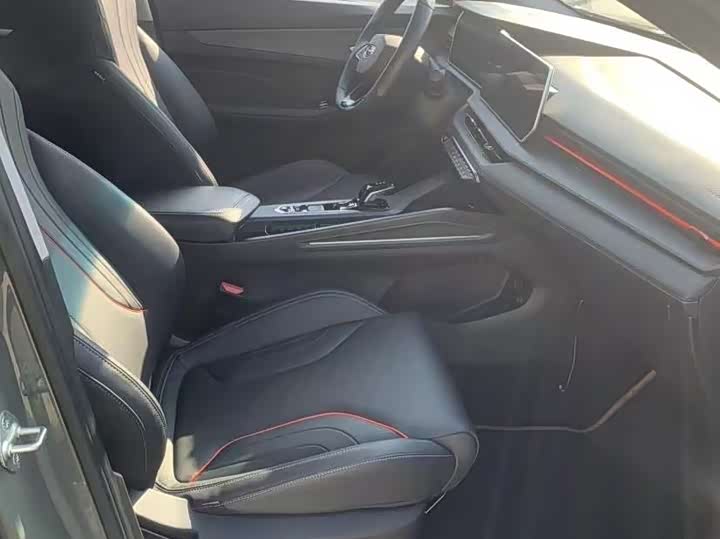 Фото 11 - Geely Binrui