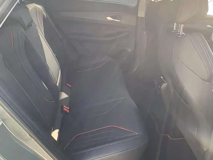 Фото 14 - Geely Binrui