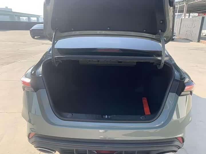 Фото 19 - Geely Binrui