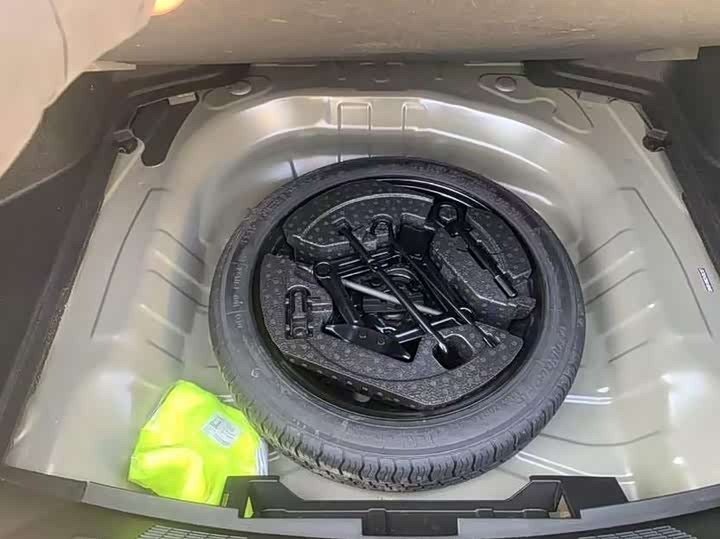 Фото 20 - Geely Binrui