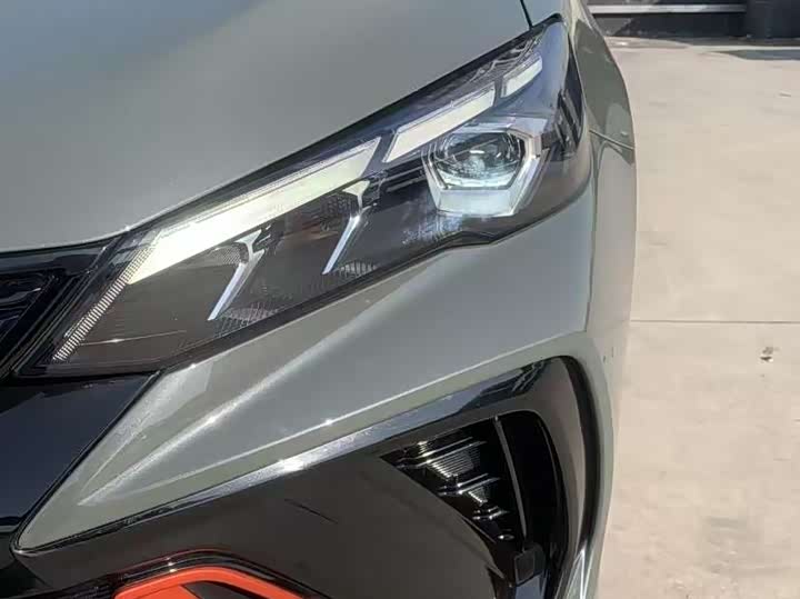 Фото 4 - Geely Binrui