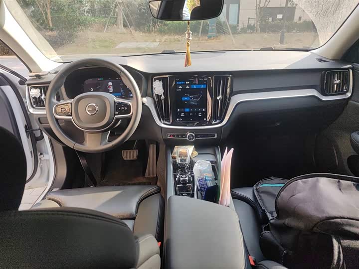 Фото 10 - Volvo S60