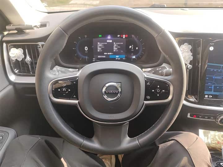 Фото 11 - Volvo S60