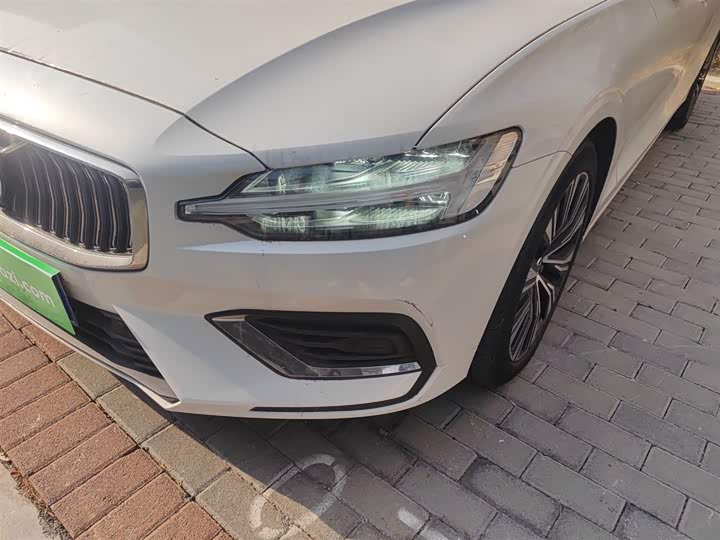 Фото 24 - Volvo S60